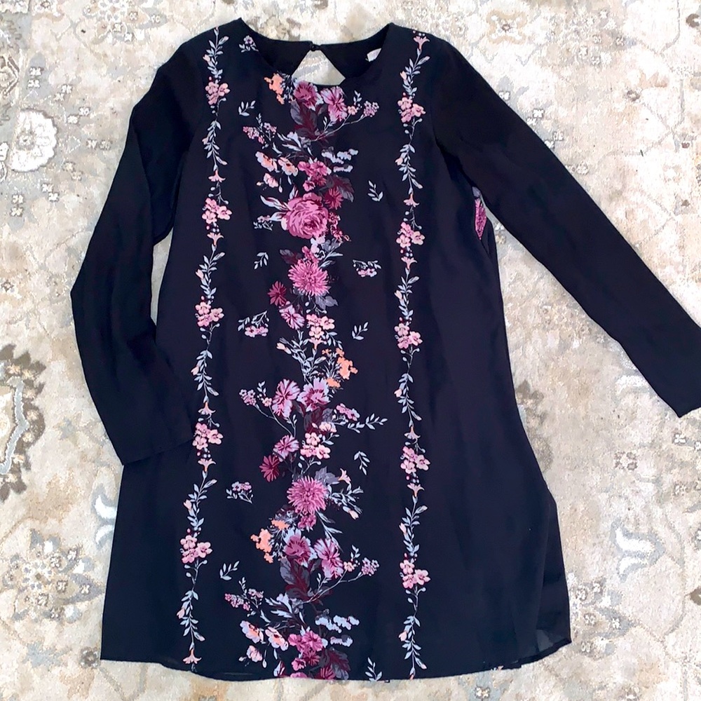 Adorable chiffon floral navy dress with keyhole back
